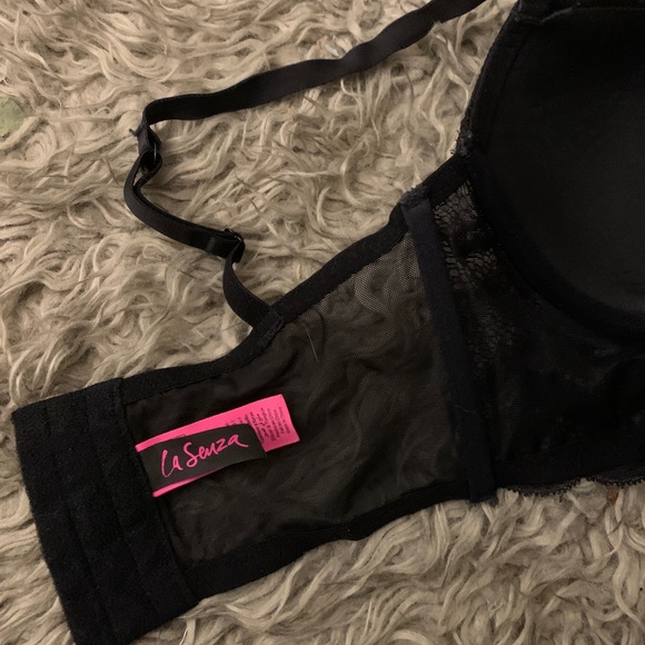 LA SENZA crop bra | size 34D - Picture 3 of 5